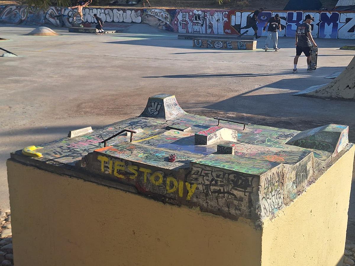 Tiesto DIY