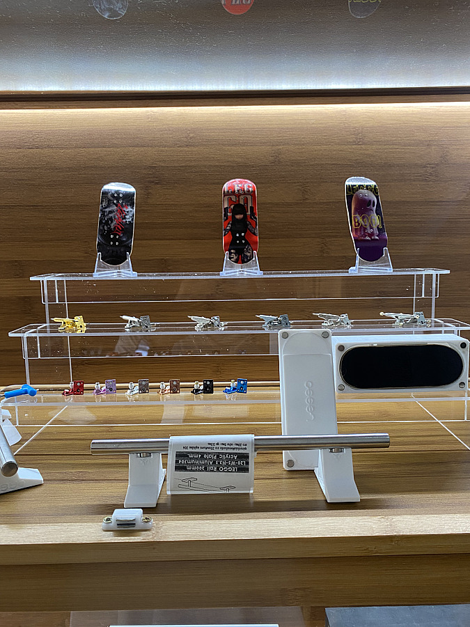 Leggo fingerboard
